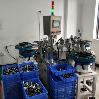 Goede prijs. Automatische machine voor het monteren van veerknappers PLC-besturing Rotary Chuck Capper online