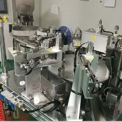 Goede prijs. Geautomatiseerde etiketteringsmachine in roestvrij staal met een hoge capaciteit, geïntegreerd met de aansluiting van de assemblage-machine online
