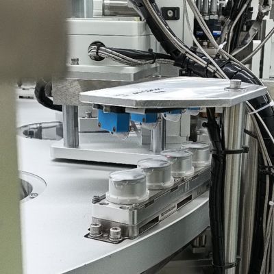 Goede prijs. Infuuskap lamineermachine die platte lasoppervlakte van infuuskap Euro Cap kan produceren online