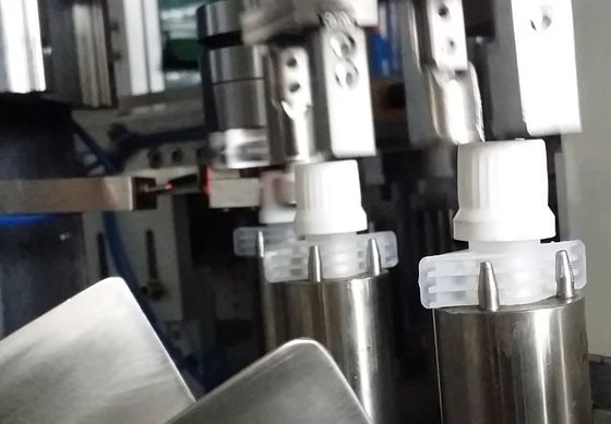 Goede prijs. Hoogwaardige en efficiënte werking Automatische spuitstuk Servo Cap Schroeven Assembly Machine online