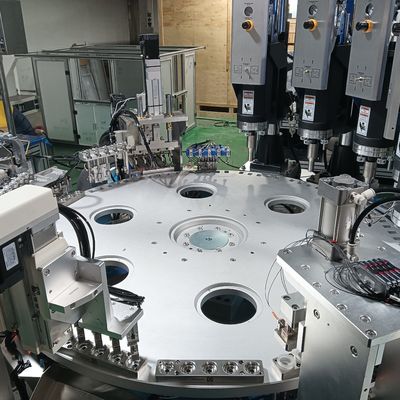 Goede prijs. Hoogprecisie-ultrasone kap assemblage-machine voor multi-stuk plastic kappen en sluitingen online