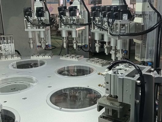 Goede prijs. Flip Top Cap Assemblage Machine AC380V Automatisch voor de productie van dagelijkse benodigdheden online