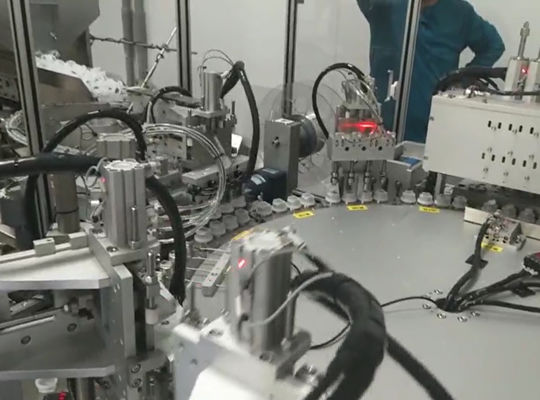 Goede prijs. Servo-aangedreven Eurocap geautomatiseerde assemblage machine, stabiele en efficiënte werking, hoge rendement. online