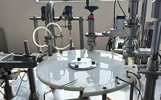 Goede prijs. 13Een volledige automatische productielijn met cap assemblage machine injectie gietmachine en beelddetectie machine online