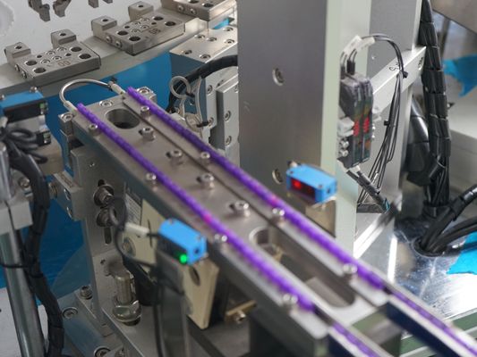 Goede prijs. Automatische montage-machine voor bloedverzamelnaalden met carrouseloperatie, op maat gemaakt volgens de behoeften van de klant, hoge capaciteit online