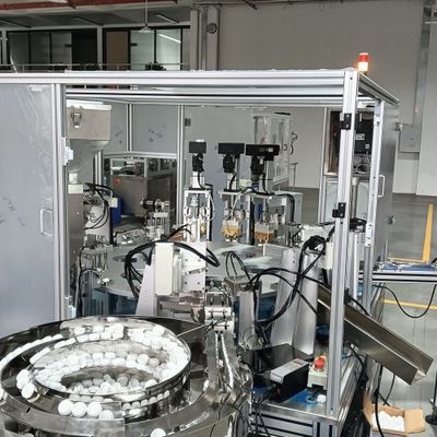 Goede prijs. Versatile montage-machine voor dagelijkse benodigdheden voor droogmiddelkappen Silica-gelkappen Veiligheidskappen en CRC-kappen online