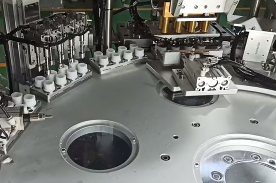 Goede prijs. Hoog aanpasbare Euro Cap assemblage machine voor IV infusieproducten volgens uw specificaties online