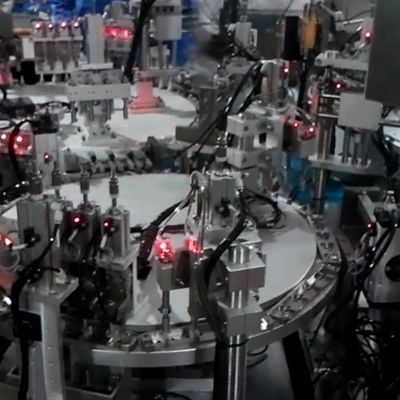 Goede prijs. Professionele medewerker van de montage-machine voor geneesmiddelen voor insuline-naald en bloedverzamelnaald online