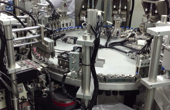 Goede prijs. High Speed High Precision Medical Product Assembly Machine voor niet-PVC zachte zakken en IV-poorten online