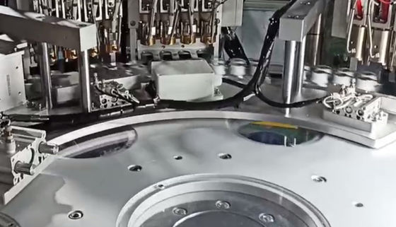 Goede prijs. 8000-15000 stuks/uur Productiesnelheid Euro Cap Assembly Machine voor meerdere stukken plastic doppen en sluiting online