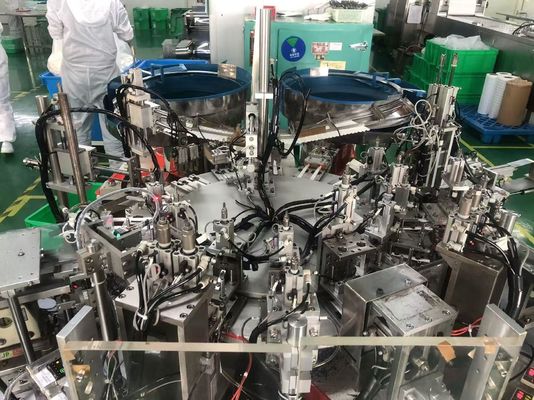 Goede prijs. Eenmalige scalpel geautomatiseerde assemblage machine verbonden met verpakkingsmachine in een lijn met een hoge capaciteit online