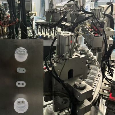 Hoog nauwkeurige en gekwalificeerde Euro Cap Assembly Machine voor automatische assemblage van Easy Peel Foil Caps voor IV Infusion Soft Bags en Flasken