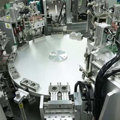 Goede prijs. I.V. Cap Automatische assemblage machine Niet-standaard aanpassingscapaciteit Configuratie aangepast online
