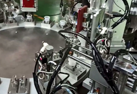 Goede prijs. Op maat gemaakte assemblage-machine voor medische producten voor producten met meerdere componenten en naaldpoorten voor infusies online