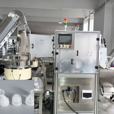 Goede prijs. Automatische kap assemblage machine voor Flip Top Caps Soja saus caps en anderen met goede en defecte producten gescheiden functie online