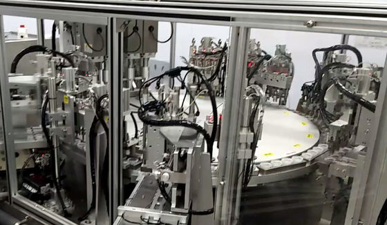 Goede prijs. Hoog werkingspercentage Euro Cap assemblage machine met AC380V stroombron en 4kw/uur stroomverbruik online