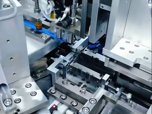 Goede prijs. Automatische montage-machine voor wegwerpscalpels Carouseloperatie roestvrij staal online