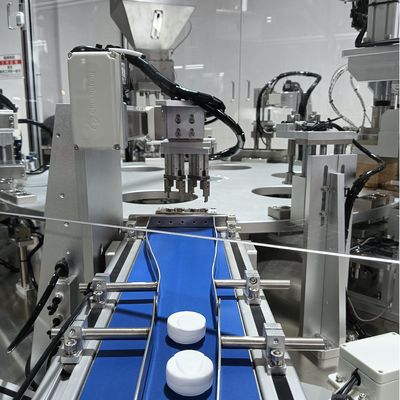 Goede prijs. Vochtbestendige kap Automatische Silica Gel Desiccant Cap Assemblage Machine Aanpasbaar Gecontroleerd door PLC en bediend door scherm online