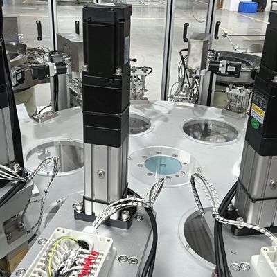 Goede prijs. Niet-standaard Automatisering Film Cover Assembly Machine gemaakt van roestvrij staal Touch Screen Operatie eenvoudig en gemakkelijk te starten online