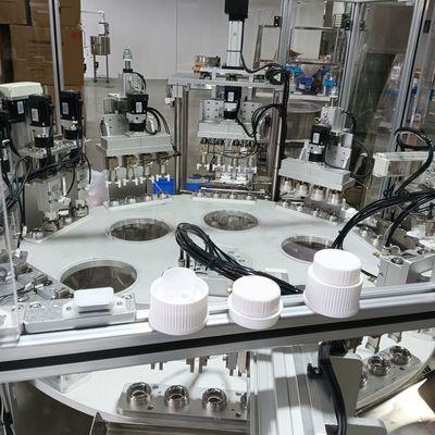 Niet-standaard op maat gemaakte wasmiddelfleskap automatische dop schroeifas met servomotor