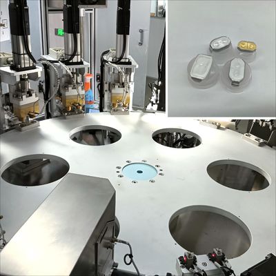 Automatische montagemachine voor infusiefilmkappen met automatisch matrijsponsmechanisme met hoge efficiëntie