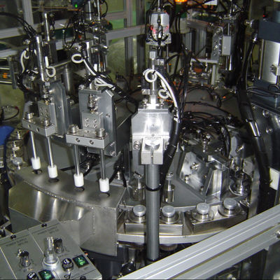 Goede prijs. IV-zak Spike en injectiepoorten assemblage machine 5000-15000pcs/dag online