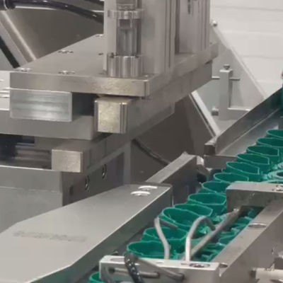Goede prijs. Aanpasbare cap assemblage machine met servo mechanisme 98% efficiëntie online
