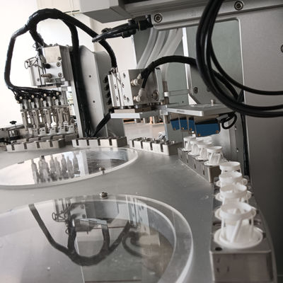 Goede prijs. High Speed Desiccant Cap Assembly Machine met hoog gekwalificeerde snelheid en afzonderlijke uitgangen voor farmaceutische en gezondheidszorgtoepassingen online