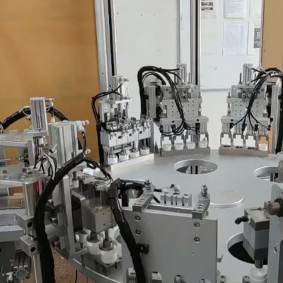 Goede prijs. 220V Voltage Desiccant Cap Assembly Machine with 100% Qualification Check and Vibrating Feeder for Pharmaceutical Use online