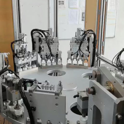 Goede prijs. Versatile toepassing Desiccant Cap Assembly Machine met vochtbescherming en hoge nauwkeurigheid voor dagelijkse behoeften online