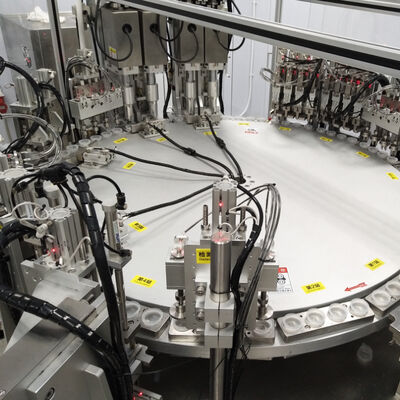 Goede prijs. Euro Cap Assembly Machine met een productiecapaciteit van 4500-22000 per uur, 99% gekwalificeerde snelheid en PLC-besturing voor infusiecaps online