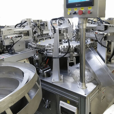 Goede prijs. Automatische Euro Cap assemblage machine met touchscreen werking voor 4000-12000 caps per uur en 99% gekwalificeerde snelheid online