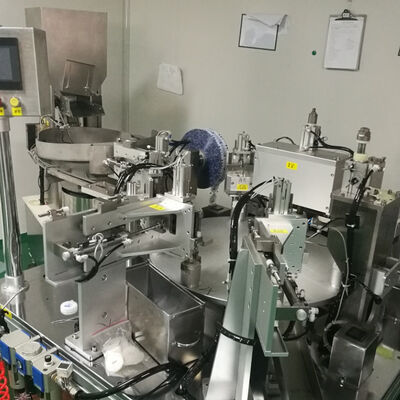 Goede prijs. Assemblage-machine voor dagelijkse benodigdheden met dubbelzijdige etikettering en hoge precisie-etikettering bij verstelbare snelheid online