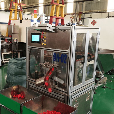 Goede prijs. Automatische roestvrijstalen dopvoermachine voor flip-top doppen met een productiesnelheid van 4500-15000 stuks/uur online