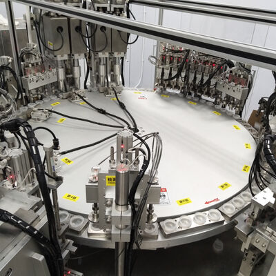 Goede prijs. Automatische Euro Cap Assembly Machine met PLC Control Touch Screen, constructie van roestvrij staal voor 1500-8500pcs/hr Infusion Cap Productie online